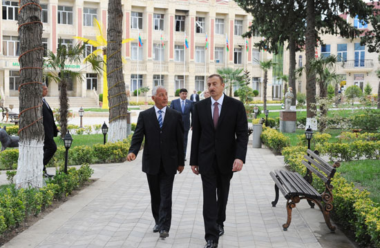 President Ilham Aliyev inaugurates Carpet Museum in Khachmaz (PHOTO)