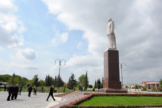 Prezident İlham Əliyev: Azərbaycanın bugünkü uğurlu inkişafı dünya ictimaiyyəti tərəfindən yüksək qiymətləndirilir (FOTO)