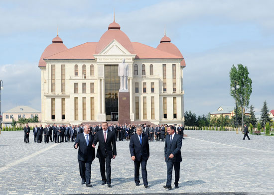 Prezident İlham Əliyev: Azərbaycanın bugünkü uğurlu inkişafı dünya ictimaiyyəti tərəfindən yüksək qiymətləndirilir (FOTO)