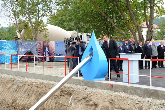 President Ilham Aliyev becomes familiar with Guba water and sanitation system reconstruction project (PHOTO)