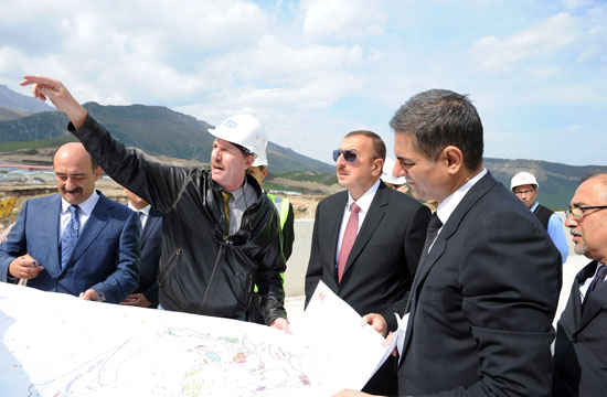 Azərbaycan Prezidenti Qusarda Şahdağ qış-yay turizm kompleksinin tikintisi ilə tanış olub (FOTO)