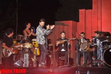 Аншлаг и 100 % драйва на концерте Кенана Догулу в Баку (фотосессия)