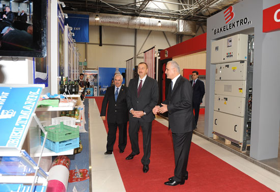 Azerbaijani President attends "Azerbaijan - 20 years of independence" exhibition (PHOTO)