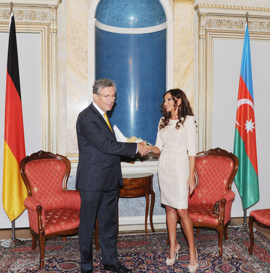 Mehriban Aliyeva: Azerbaijan is rapidly developing due to building brand new political and economic system (PHOTO)