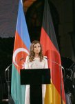 Mehriban Əliyeva: Azərbaycan tamamilə yeni siyasi və iqtisadi sistem quraraq sürətlə inkişaf edir (FOTO)