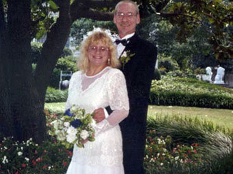 За время своей совместной жизни американская пара сочеталась браком сто раз