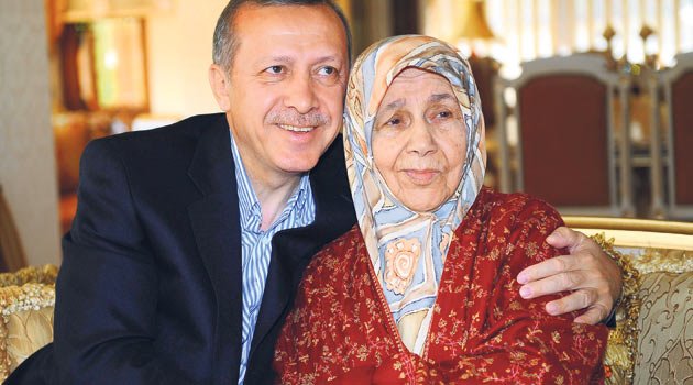 Türkiyənin Baş Nazirinin anası vəfat  edib