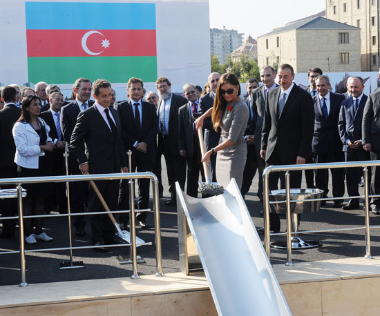 Президент Ильхам Алиев: Французско-азербайджанские связи и в будущем будут носить стратегический характер (ФОТО)