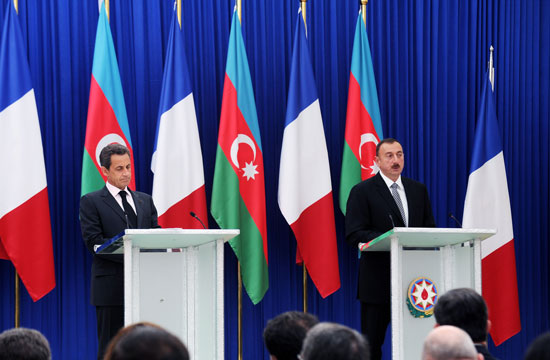 Президент Ильхам Алиев: Французско-азербайджанские связи и в будущем будут носить стратегический характер (ФОТО)