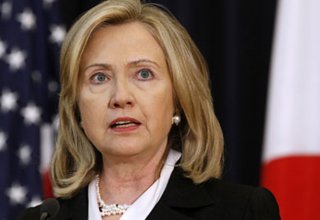 US Secretary of State Clinton faints, suffers concussion