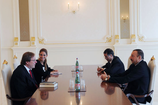 Azerbaijani President receives CEO of US Atlantic Council