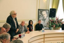 Эмма и Севда отметили в Баку 75-летие отца - известного писателя и журналиста Чингиза Алекперзаде (фотосессия)