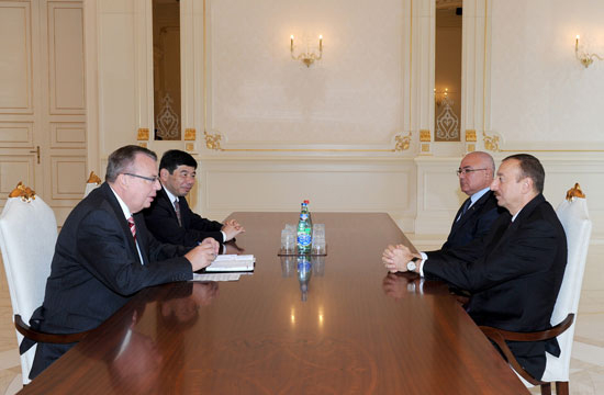 Ильхам Алиев принял генсекретаря Всемирной таможенной организации и главу Венского офиса ООН
