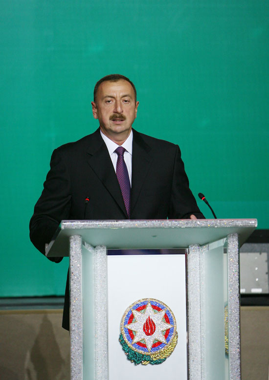 Azerbaijani President attends official reception to mark 20th anniversary of restoration of Azerbaijan's independence (PHOTO)