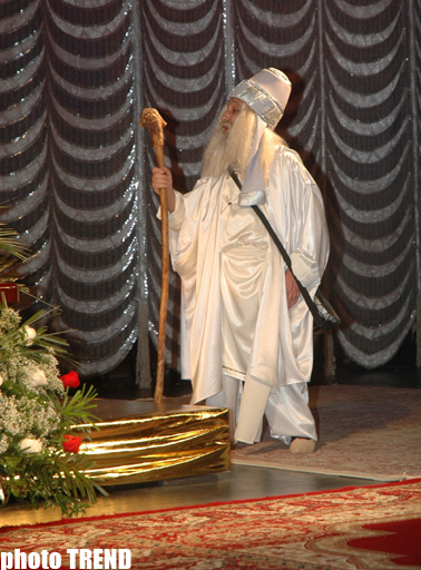 Яшар Нури в окружении молодых ангелов - совет Деде Горгуду (фотосессия)
