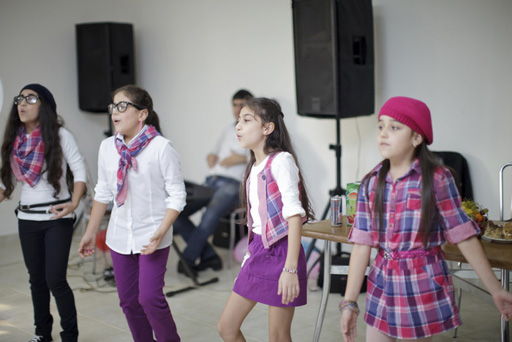 В День восстановления независимости Азербайджана певцы порадовали детей-сирот (фотосессия)