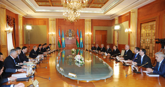 Состоялась встреча один на один Президентов Азербайджана и Казахстана (ФОТО)