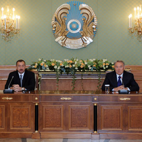 Президент Ильхам Алиев: Азербайджан и Казахстан придают огромное значение развитию двусторонних торгово-экономических связей (ФОТО)