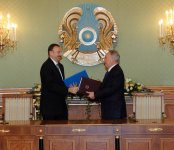 Азербайджан и Казахстан подписали четыре межправительственных документа (ФОТО)