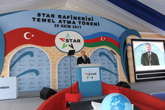 Президент Азербайджана принял участие в закладке фундамента технического лицея и открытии завода AYPE-T в Турции (ФОТО)