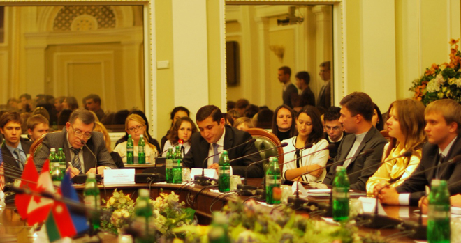 На Украине состоялся международный форум на тему "Молодежная модель ООН" (ФОТО)