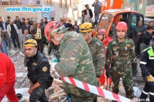 12 живых и 60 погибших: спасатели МЧС Азербайджана (фотосессия)
