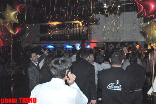 Главная сваха Азербайджана и мейханачы в ночном клубе Баку (фотосессия)