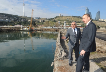 Azerbaijani president inspects reconstruction work at Baku Boulevard (PHOTO)