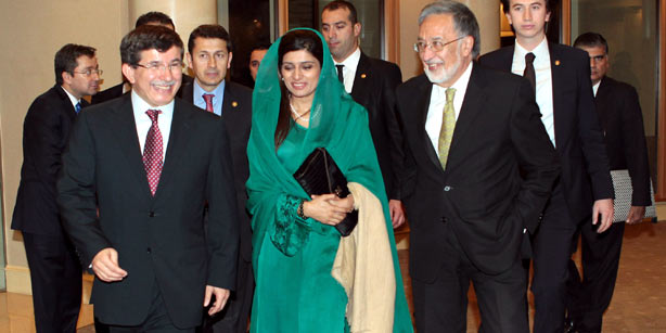 Turkey wants Afghan-Pakistan summit to reduce mistrust