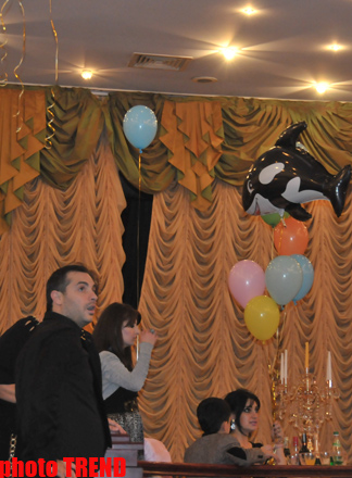 Руфат Ахундов срывал шарики с потолка: "Нужно будет, достану и эдельвейс" (фотосессия)