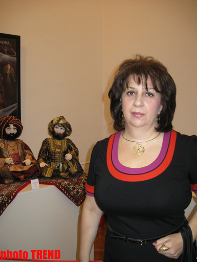 В Баку пройдет выставка азербайджанского художника по куклам