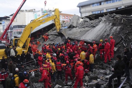Число жертв недавнего землетрясения в Турции увеличилось до 40 человек