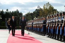 Bulgarian president officially welcomed to Azerbaijan (PHOTO)