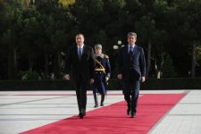В Баку состоялась церемония официальной встречи Президента Болгарии (ФОТО)