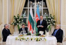 Ильхам Алиев: Азербайджан и впредь готов вносить вклад в обеспечение энергетической безопасности Европы (версия 2) (ФОТО)