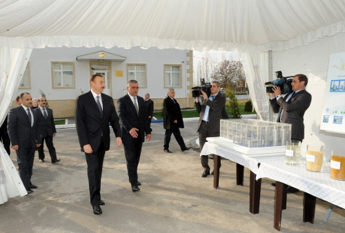 Ильхам Алиев принял участие в открытии предприятия по переработке кукурузы и производству глюкозы в Огузе (ФОТО)