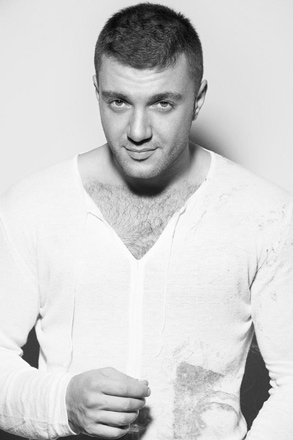 "Мистер Азербайджан" стал лицом коллекции бейрутского модельера, на очереди Бриллиант Дадашева (фотосессия)