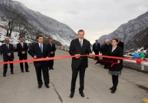 Azerbaijani president inaugurates bridge in Gakh region (PHOTO)