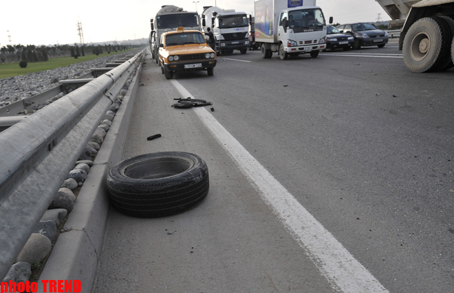На аэропортовском шоссе Баку произошло тяжелое ДТП