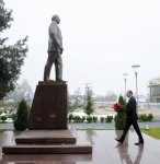 Президент Азербайджана посетил памятник общенациональному лидеру Гейдару Алиеву в Габалинском районе (ФОТО)