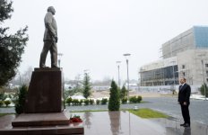 Президент Азербайджана посетил памятник общенациональному лидеру Гейдару Алиеву в Габалинском районе (ФОТО)