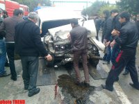 В центре Баку сгорел автомобиль - скончались три человека (фотосессия)