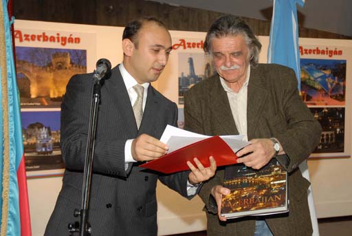 Argentina Milli Kitabxanasında Azərbaycan nəşrlərindən ibarət fond yaradılıb (FOTO)