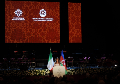 Мехрибан Алиева приняла участие в торжественной церемонии в Риме, посвященной 20-летию независимости Азербайджана (ФОТО)
