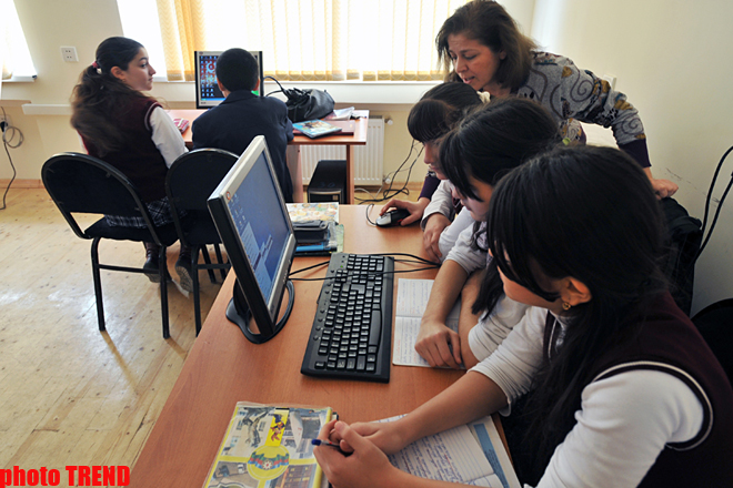 В азербайджанских школах будут использоваться электронные уроки