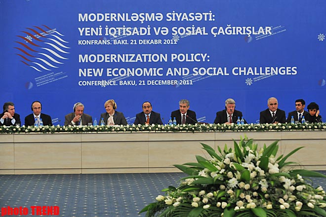 На международной конференции в Баку обсуждается политика модернизации (ФОТО)