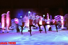 Новогоднее шоу в Баку - гимнастки в образе сказочных героев (фотосессия)