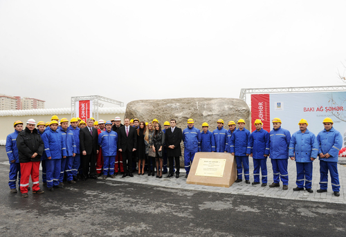 President Ilham Aliyev and his spouse break ground for Baku White City (PHOTO)