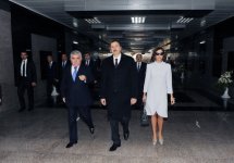 Президент Азербайджана и его супруга приняли участие в открытии новых пешеходных переходов (ФОТО)