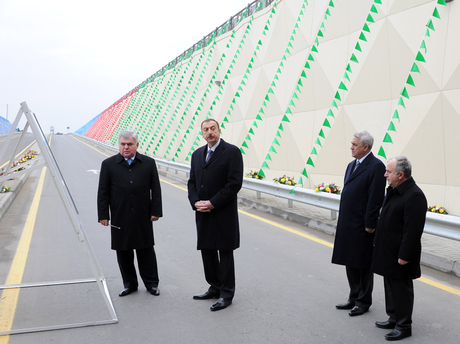 İlham Əliyev Buzovna qovşağı tunel və yol ötürücüsünün açılışında iştirak edib (FOTO)